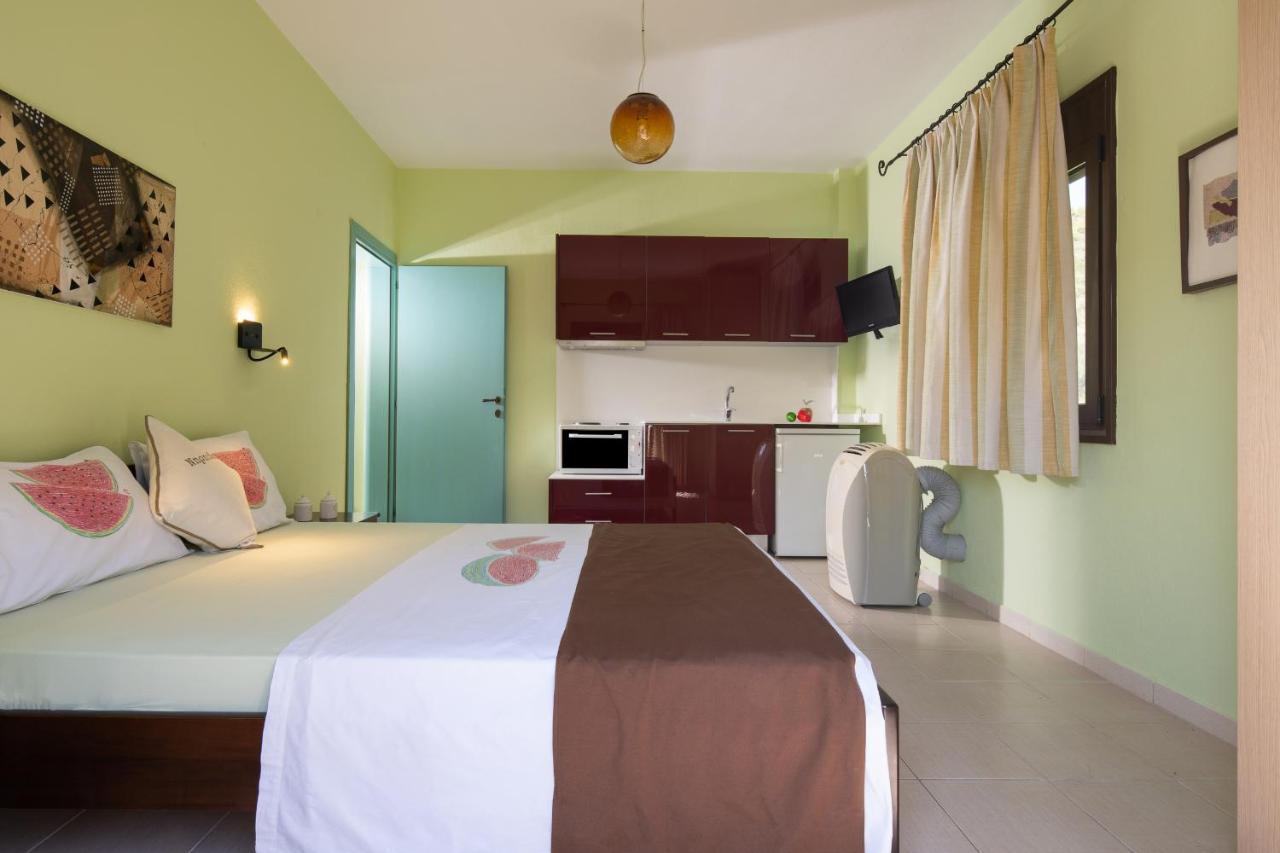 Hotel Niriides à Porto Koufo Extérieur photo