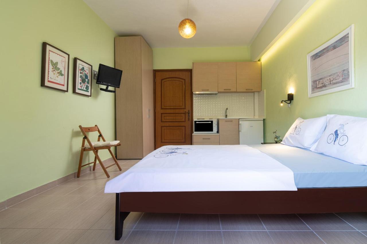 Hotel Niriides à Porto Koufo Extérieur photo