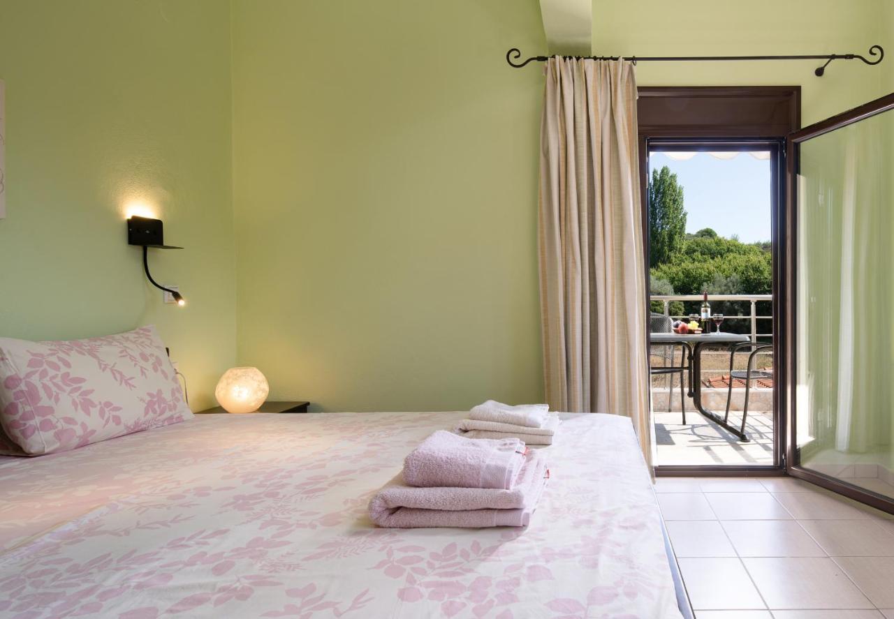 Hotel Niriides à Porto Koufo Extérieur photo