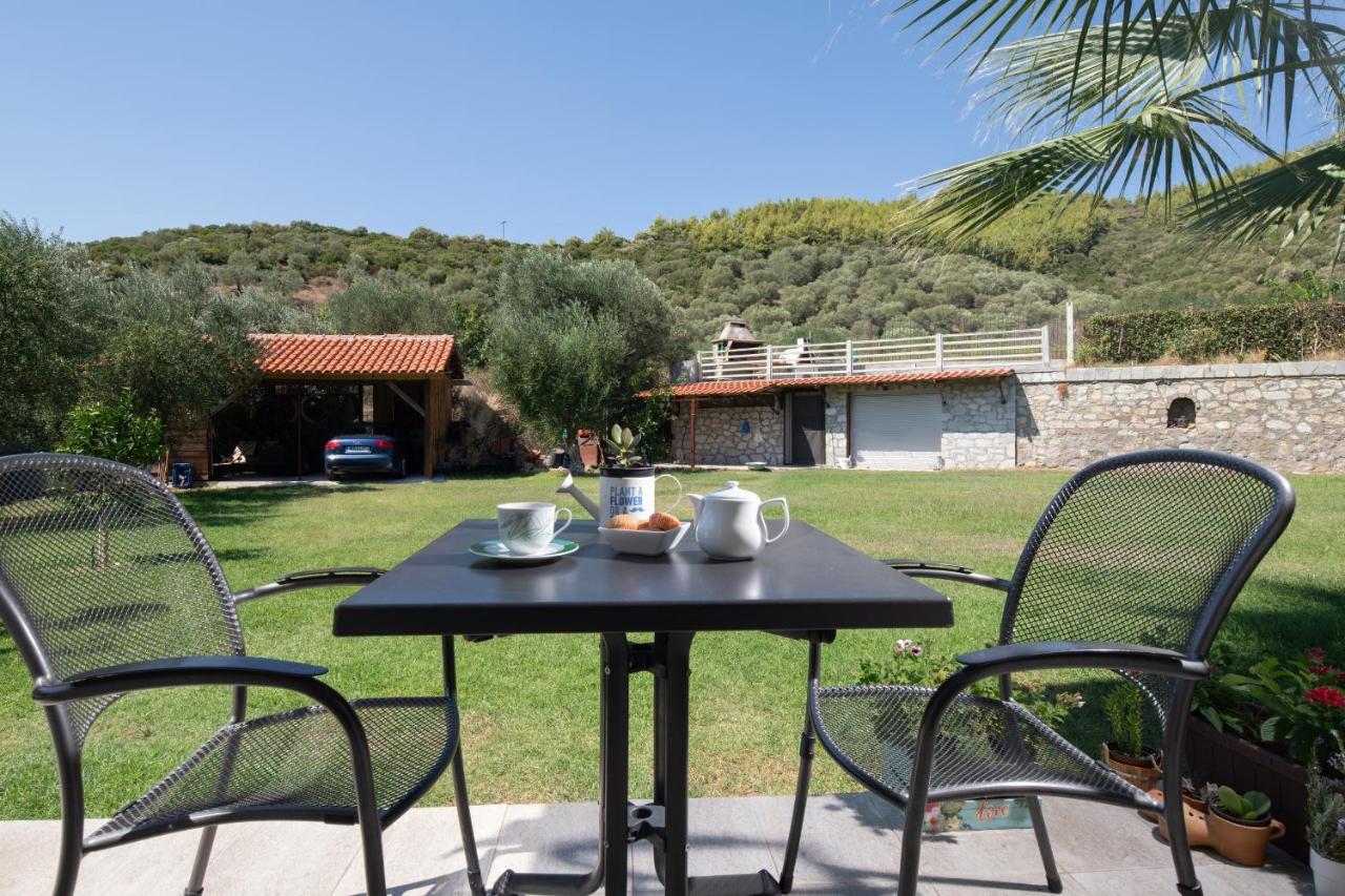 Hotel Niriides à Porto Koufo Extérieur photo