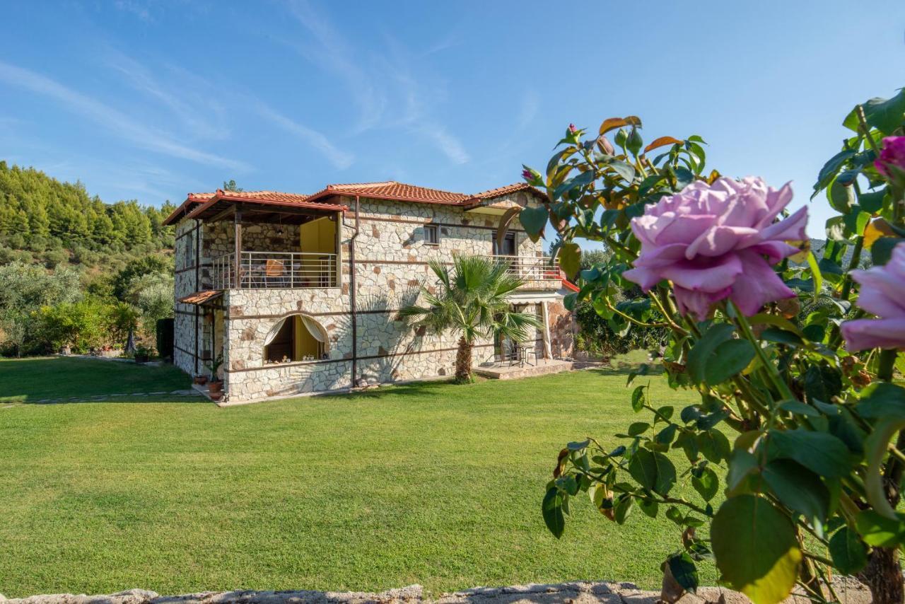Hotel Niriides à Porto Koufo Extérieur photo