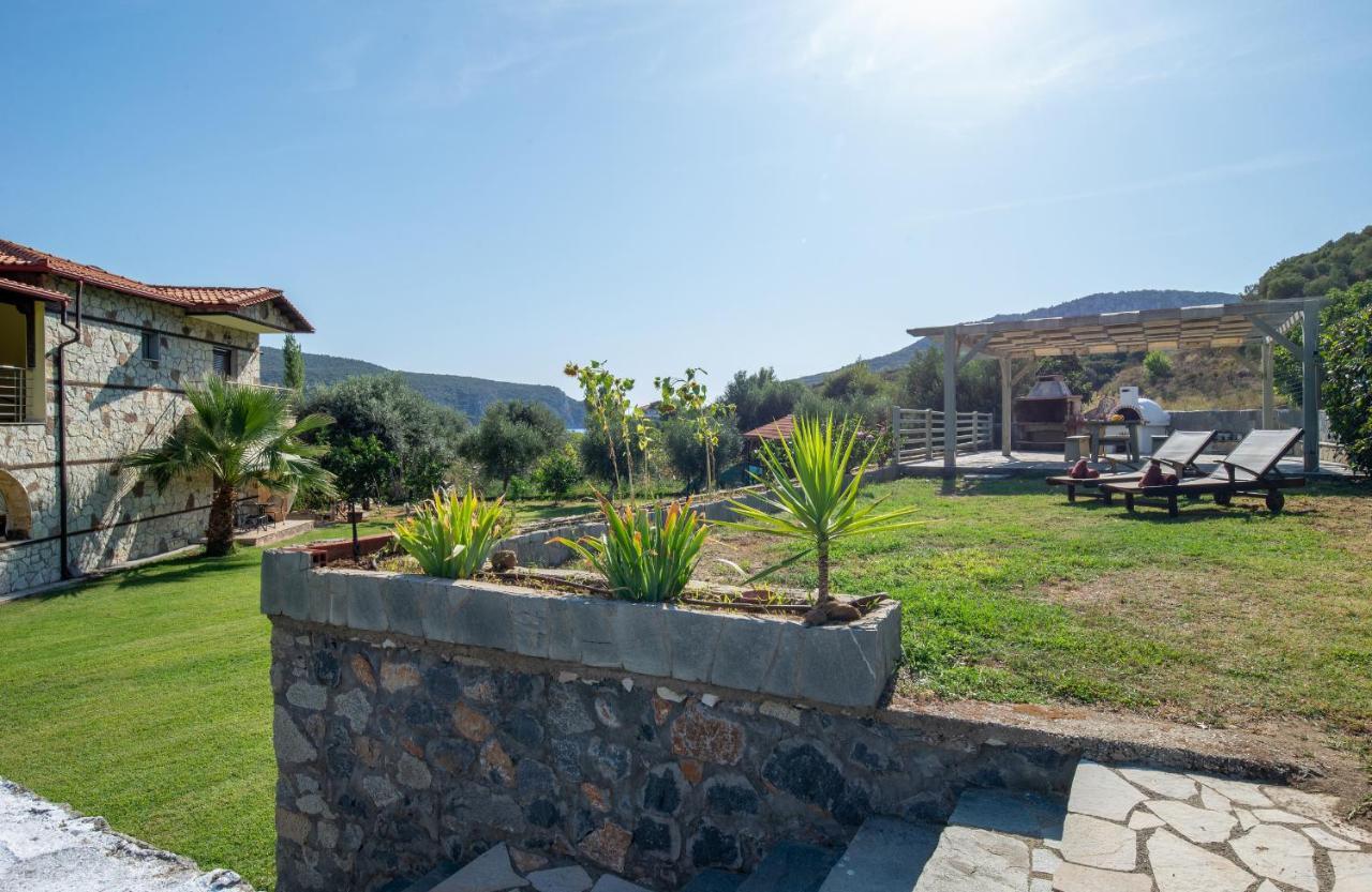 Hotel Niriides à Porto Koufo Extérieur photo