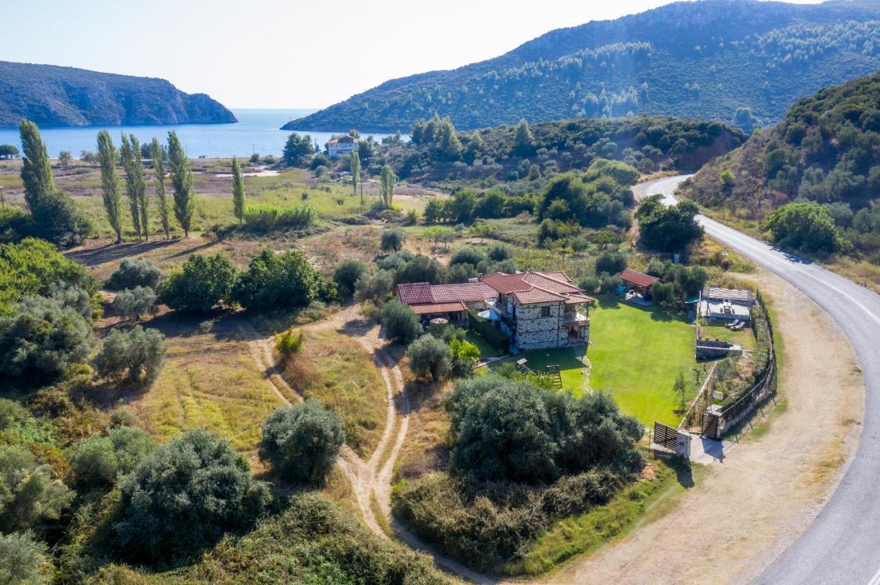 Hotel Niriides à Porto Koufo Extérieur photo
